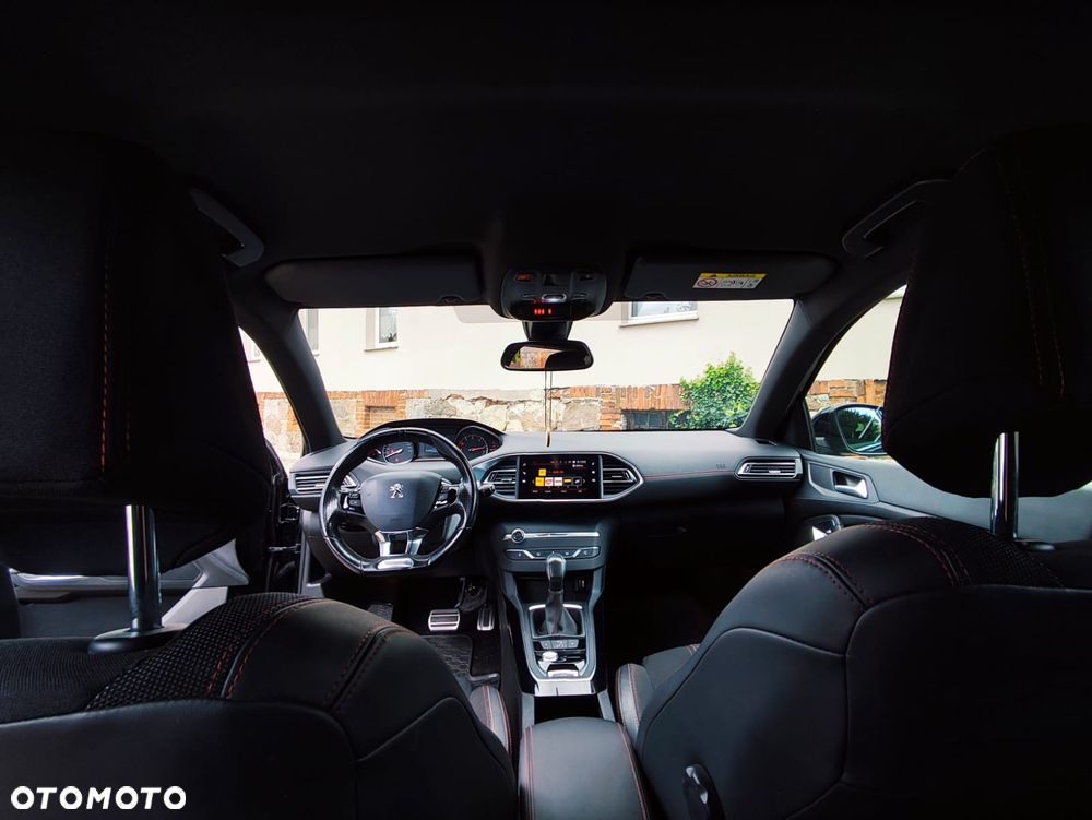 Peugeot 308 1.6 BlueHDi Allure S&S EAT6 - 17