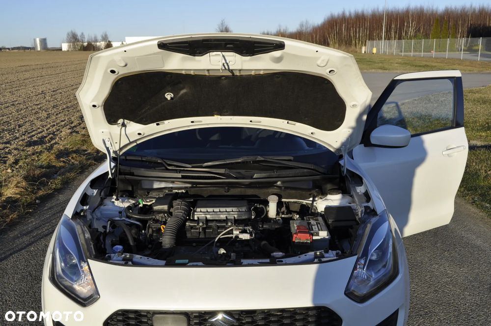 Suzuki Swift 1.2 SHVS Premium Plus - 8