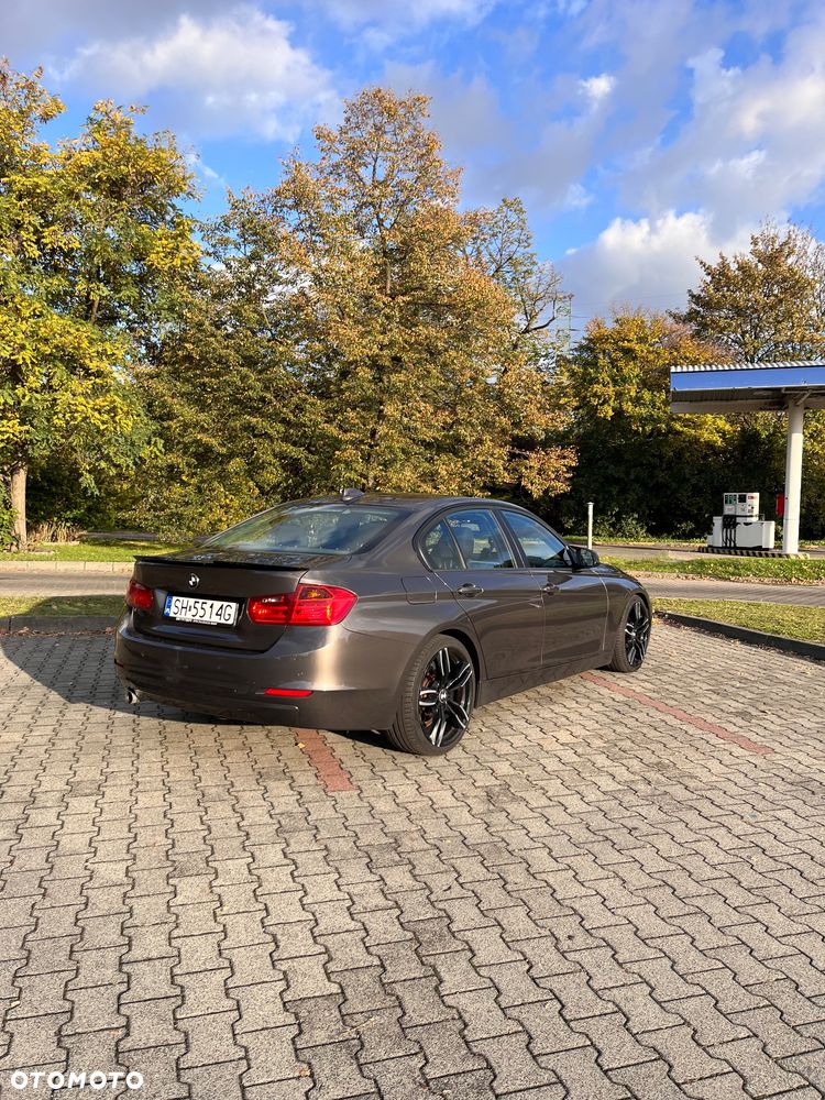 BMW Seria 3 320d xDrive - 7