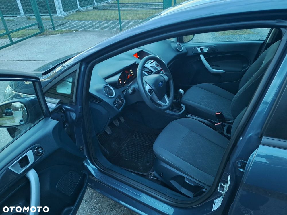 Ford Fiesta - 9