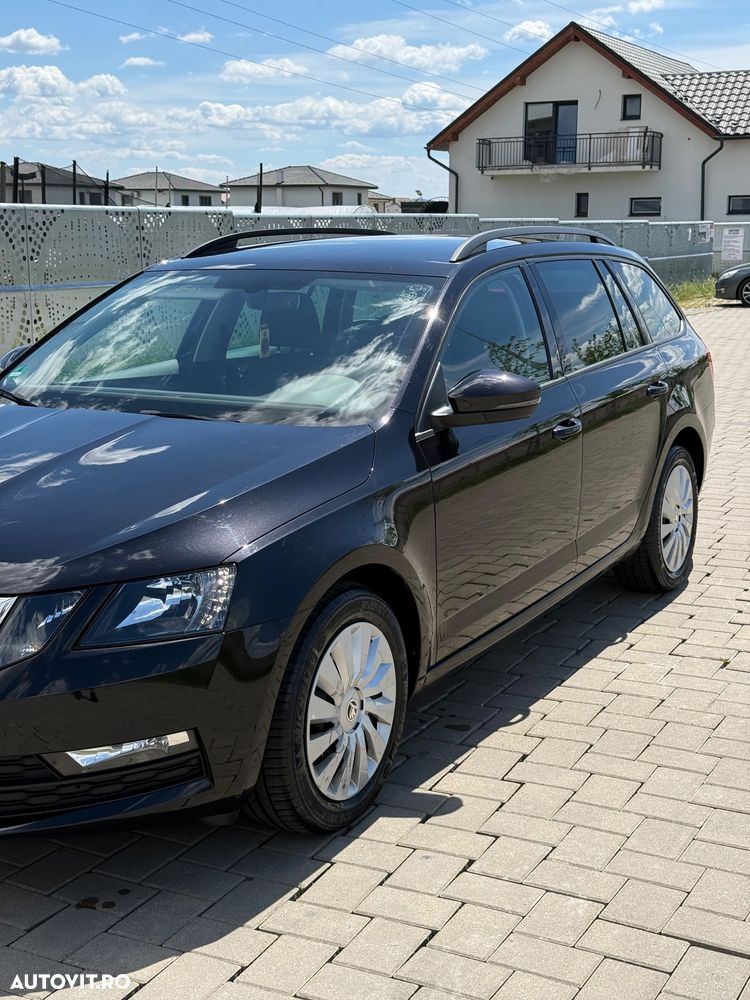 Skoda Octavia 1.6 TDI DSG Ambition - 4