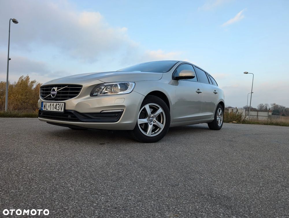 Volvo V60 D4 Summum - 11