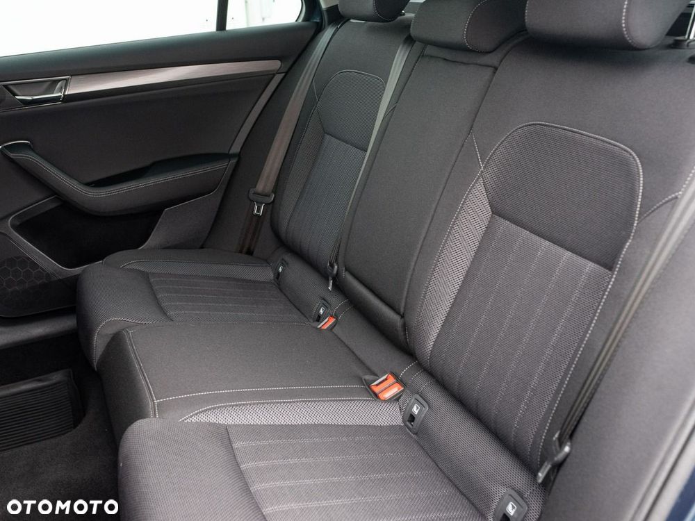 Skoda Superb 2.0 TDI SCR Style DSG - 29