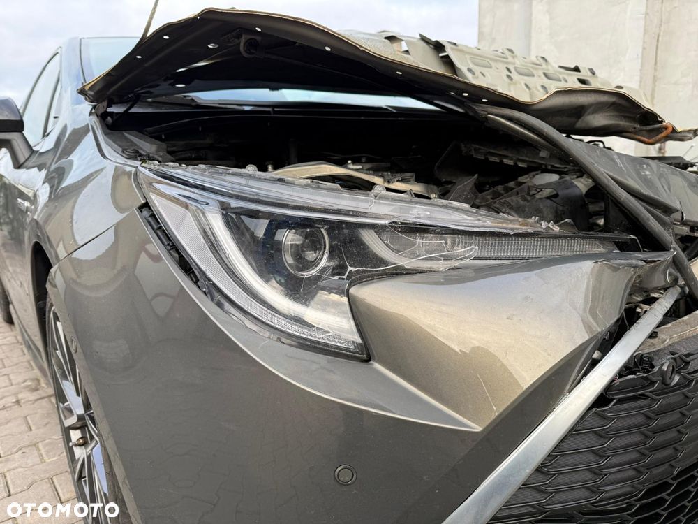 Toyota Corolla 2.0 Hybrid Executive - 19