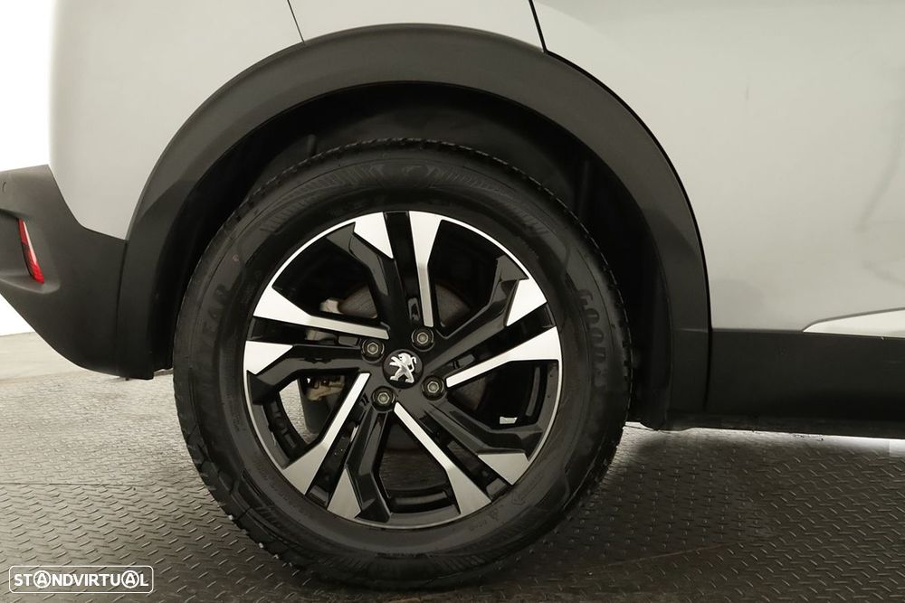 Peugeot e-2008 50 kWh GT - 5