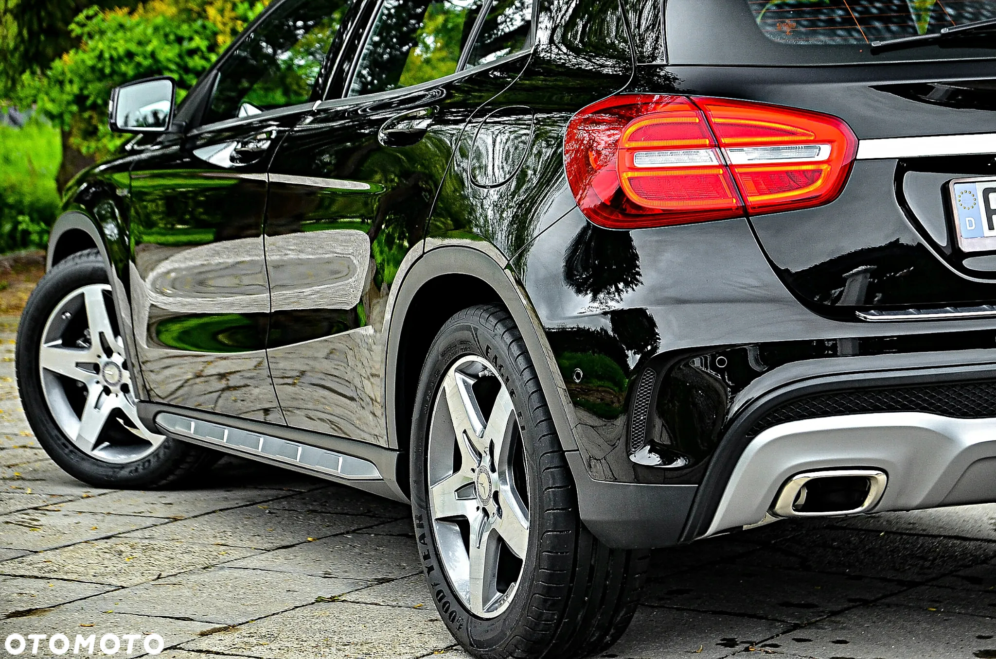 Mercedes-Benz GLA 180 7G-DCT AMG Line - 17