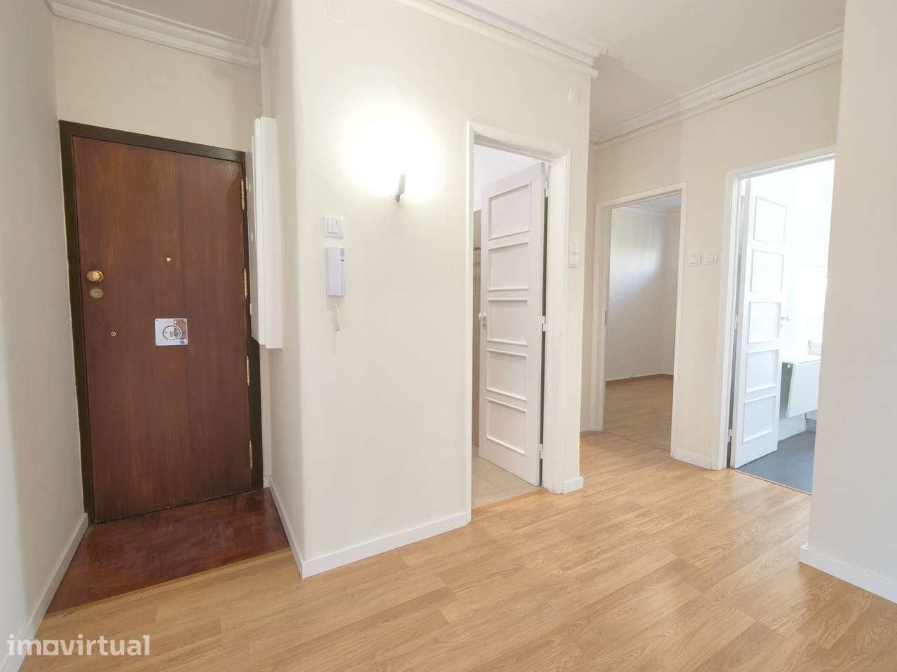APARTAMENTO T3 RENOVADO PARA ARRENDAR EM BELÉM - Grande imagem: 2/17