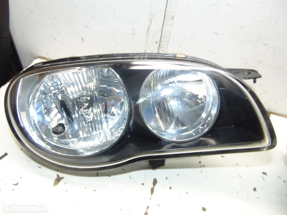 Toyota Corolla E110 faróis - 2