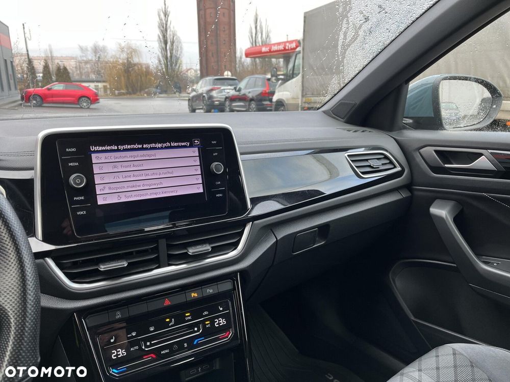 Volkswagen T-Roc - 36