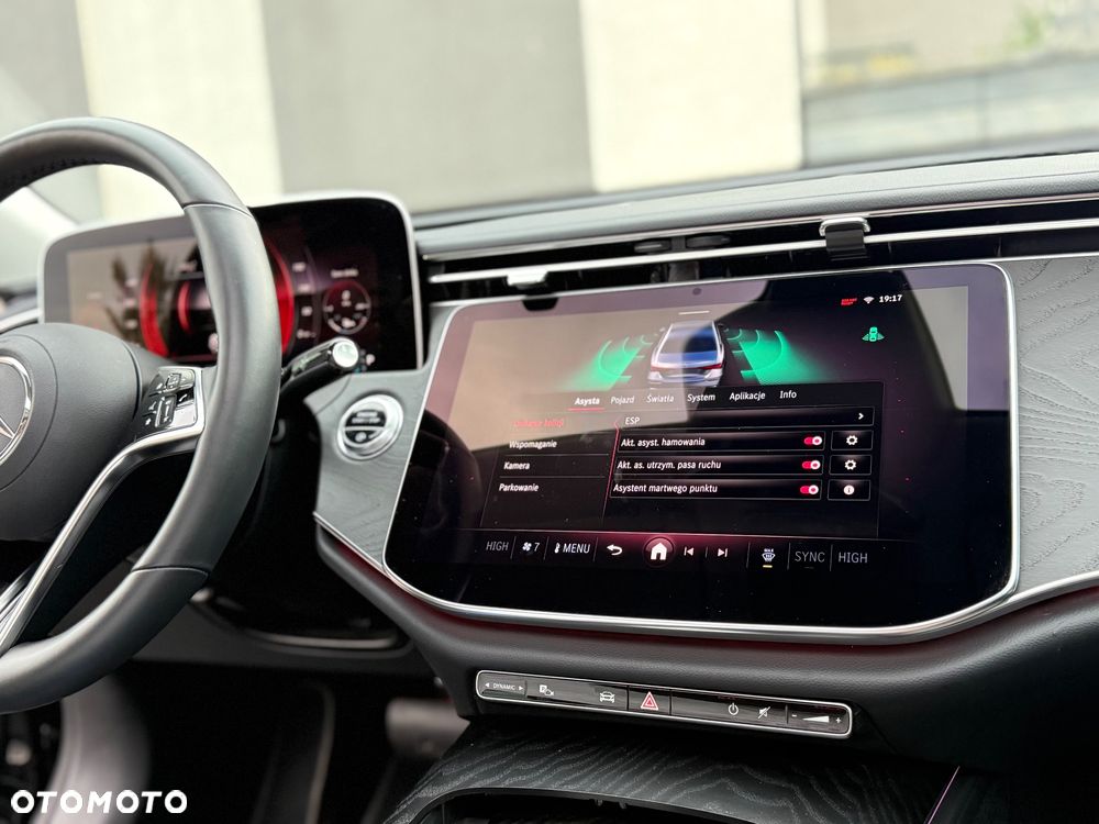 Mercedes-Benz Klasa E 220 d Avantgarde - 17