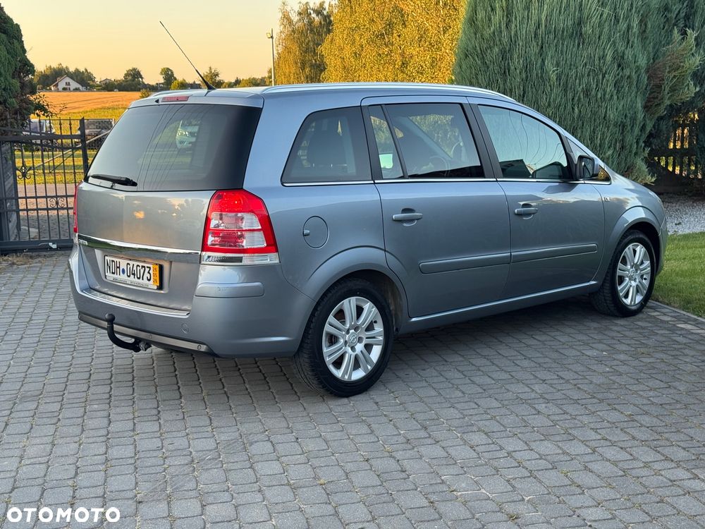 Opel Zafira - 10