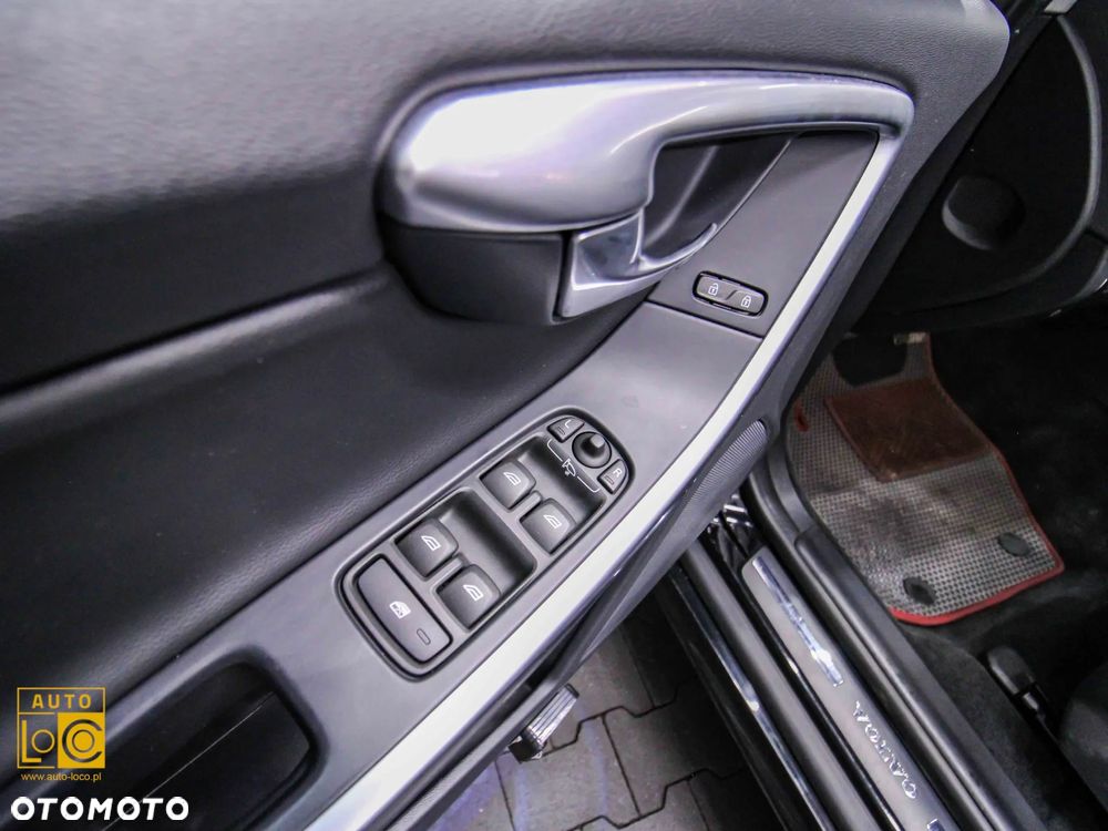 Volvo XC 60 D3 Geartronic Summum - 26