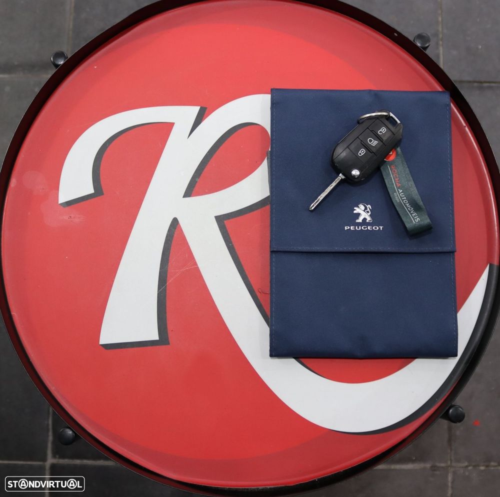 Peugeot 3008 PureTech 130 Stop & Start GPF EAT8 Active Business-Pack - 17