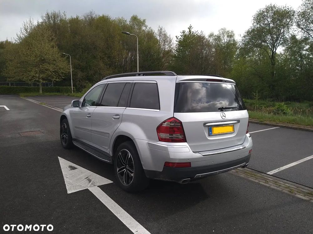 Mercedes-Benz GL 500 4Matic 7G-TRONIC - 3
