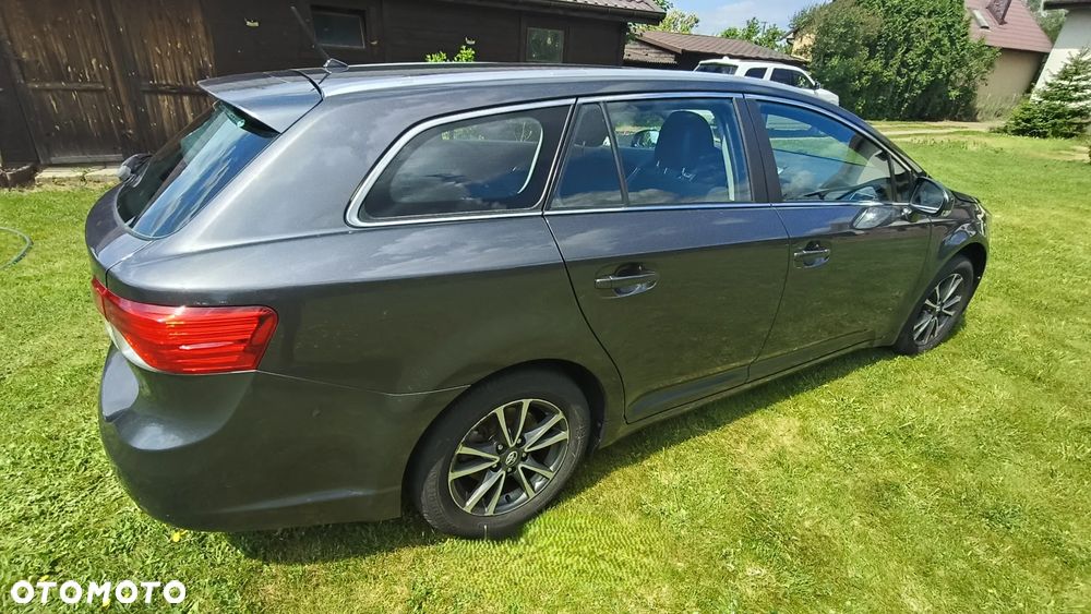 Toyota Avensis - 5