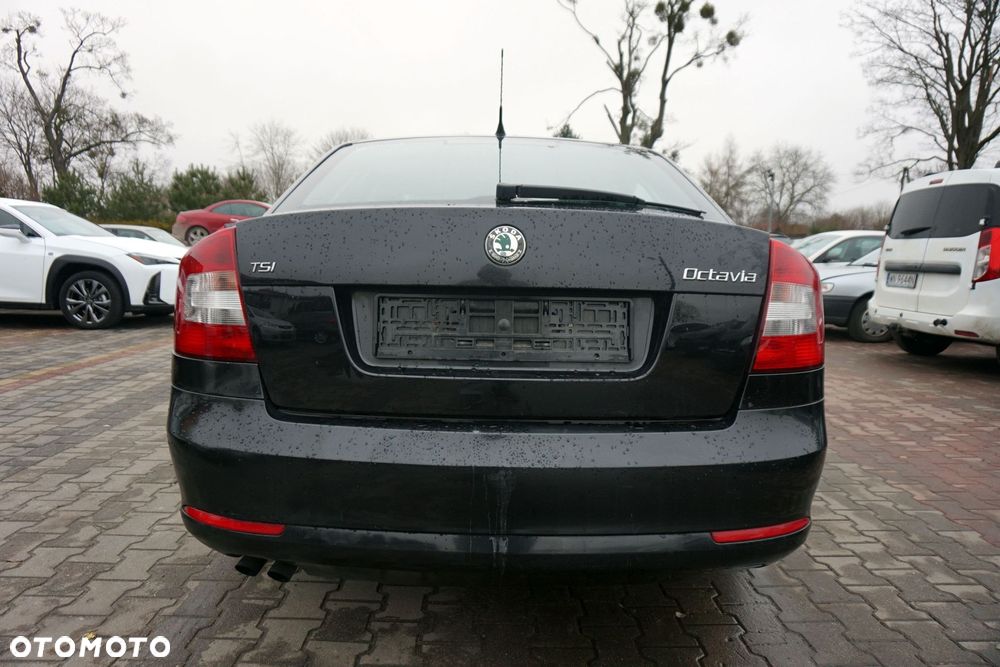 SKODA OCTAVIA II LIFT HB 2009 9910 1.4 TSI CAXA 122KM LHY CZARNY na części - 4