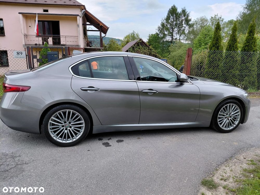 Alfa Romeo Giulia 2.2 AT8 Executive - 33