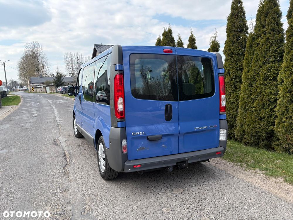 Opel Vivaro - 11