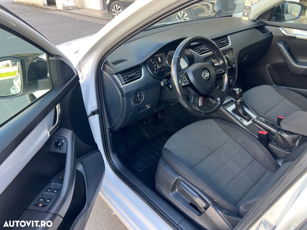Skoda Octavia 2.0 TDI ELEGANCE DSG - 21