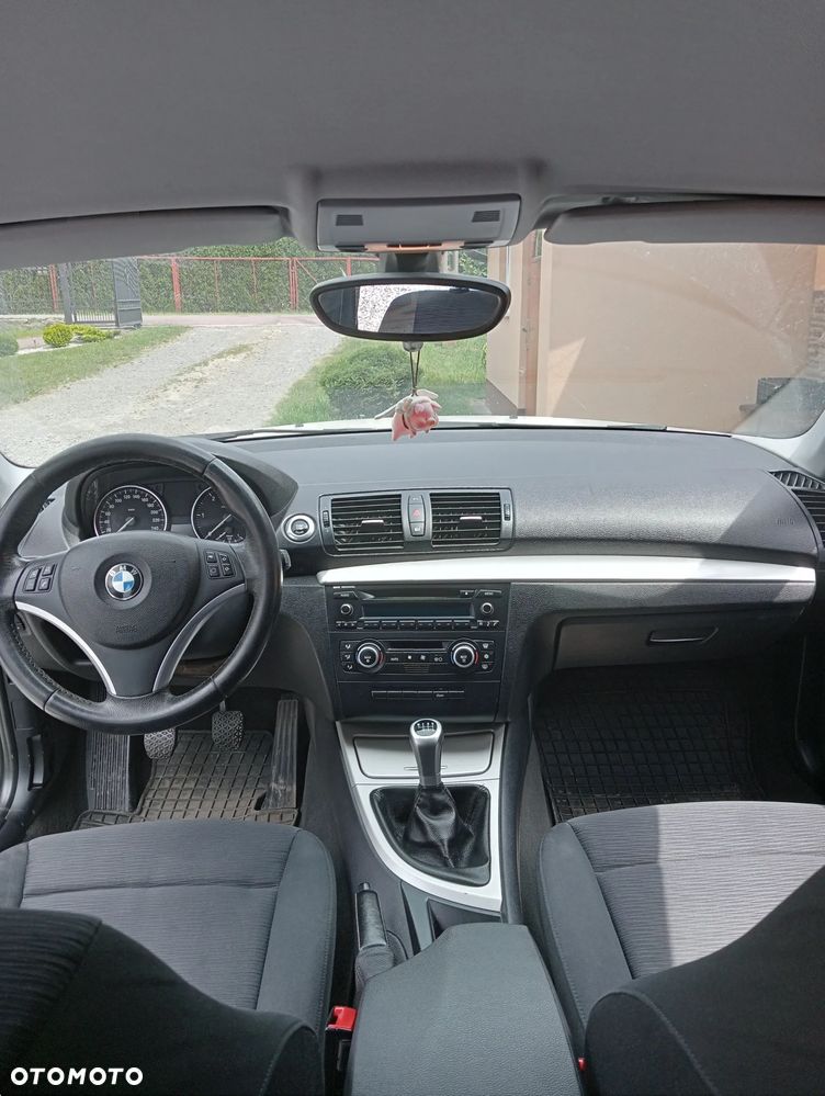 BMW Seria 1 120d - 6