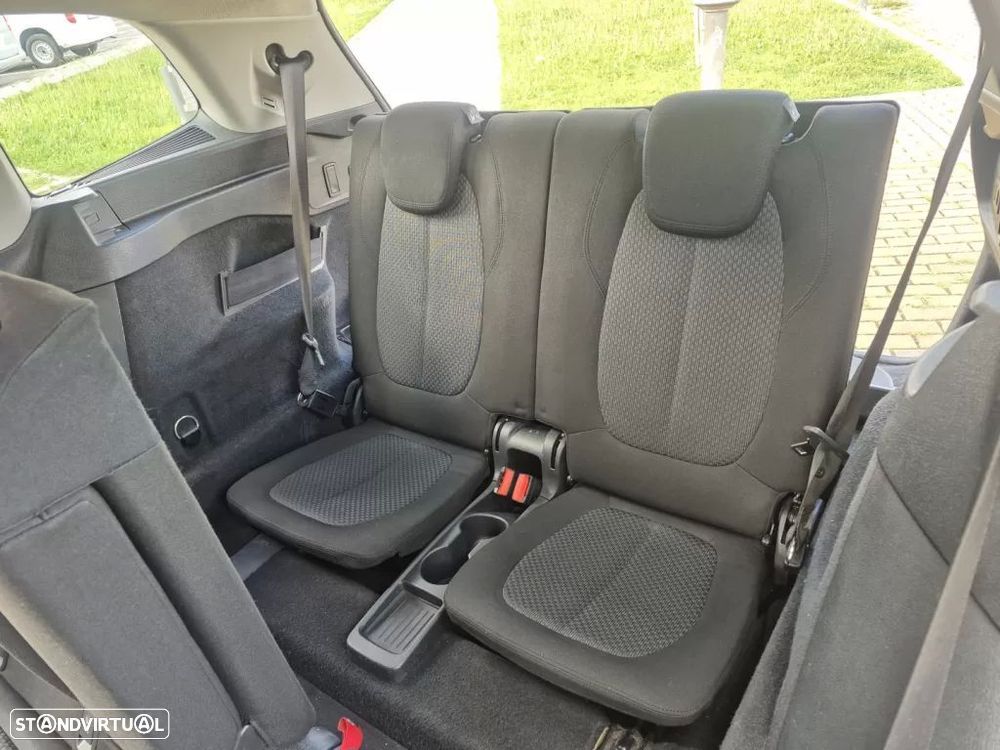BMW 216 Gran Tourer d 7L - 10