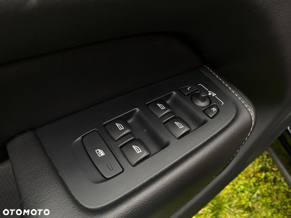 Volvo XC 60 B5 D AWD Inscription - 24