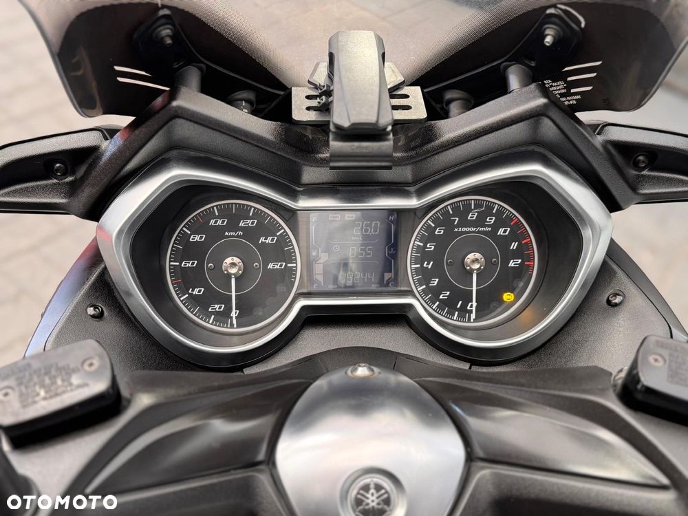 Yamaha X-max - 9