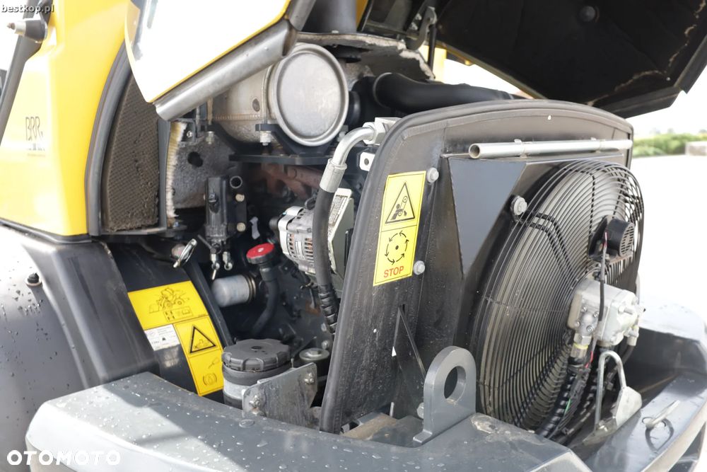 Komatsu WA70-7 - 38