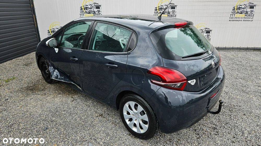 Peugeot 208 - 16