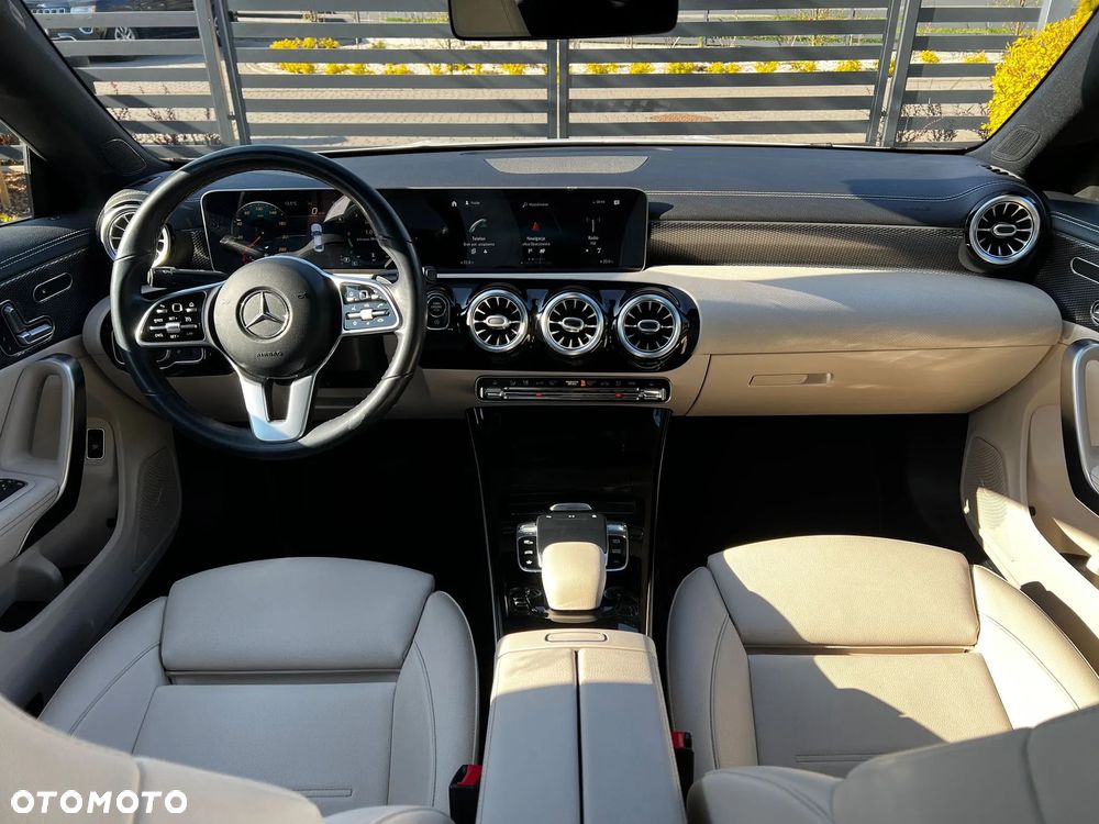 Mercedes-Benz CLA 180 AMG Line 7G-DCT - 3