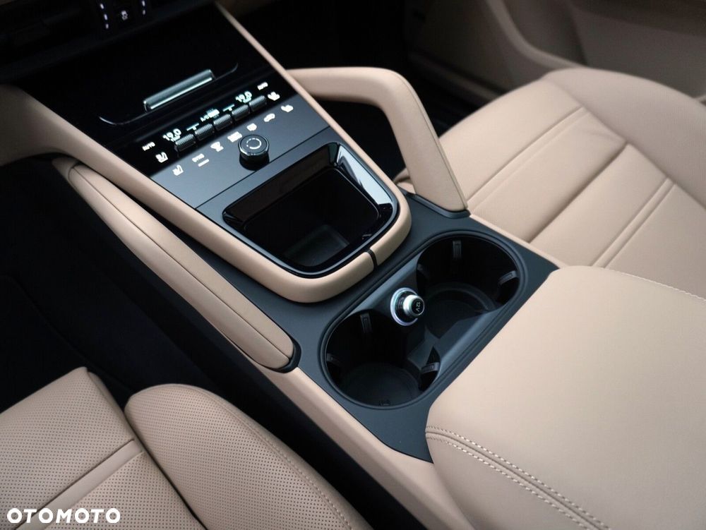 Porsche Cayenne E-Hybrid PHEV Black Edition - 28