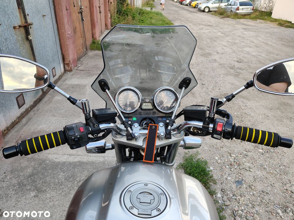 Yamaha XJR - 10