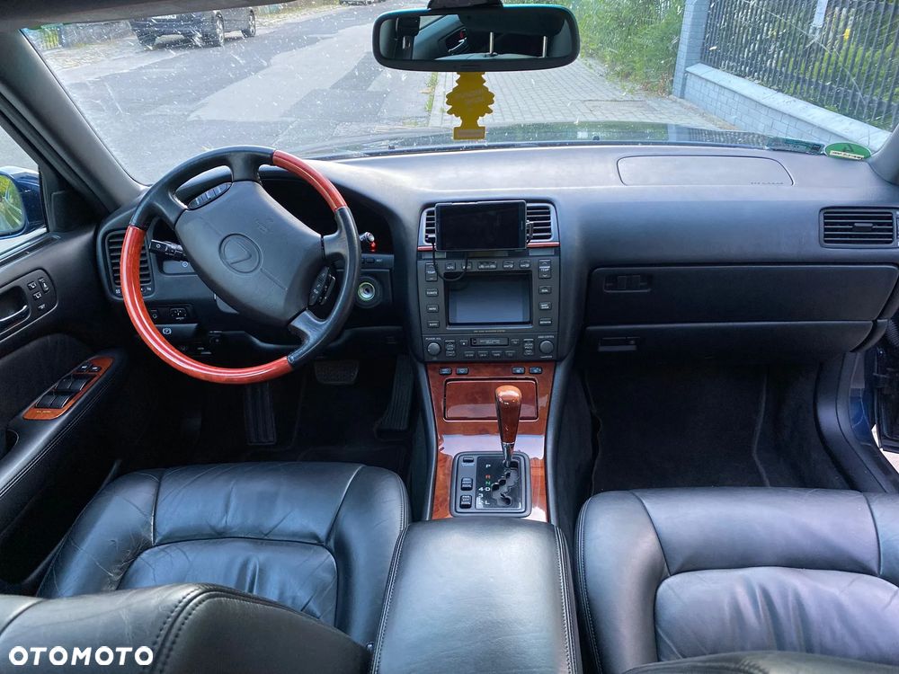 Lexus LS Standard - 4