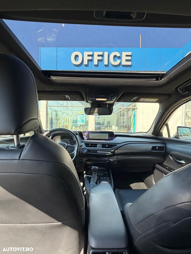 Lexus UX 250h 2.0L HEV 20H- (178 HP) 4X4 CVT Luxury - 5