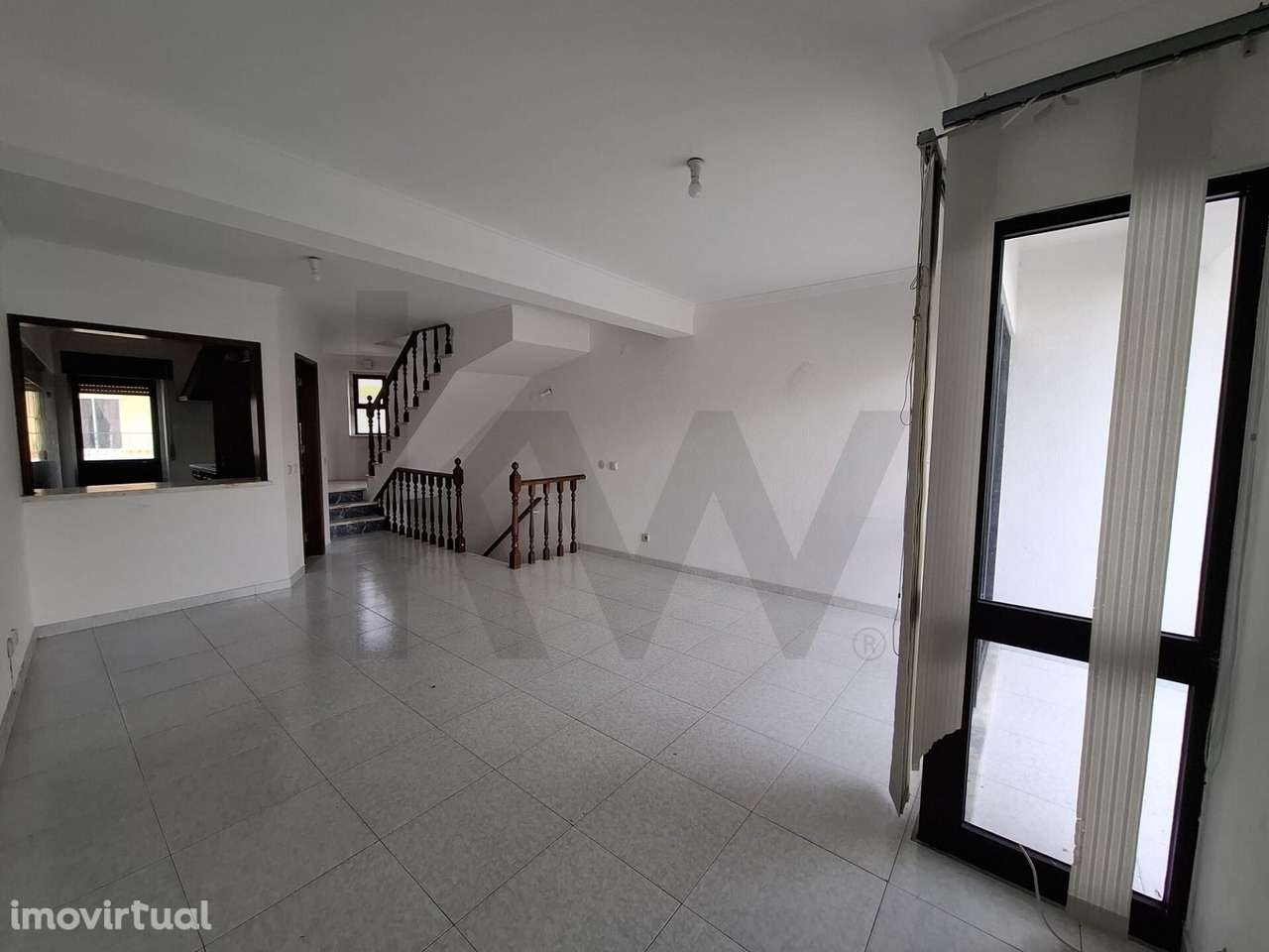 Apartamento T2 Espaçoso junto ao Centro da Ericeira – Arrendamento - Grande imagem: 3/18