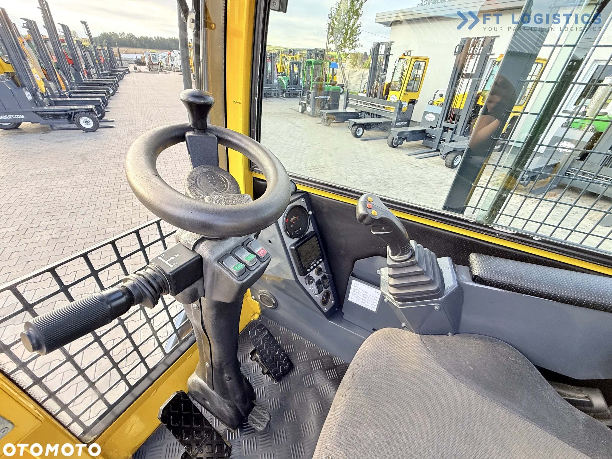 Combilift WÓZEK BOCZNY / C5000FSL / DIESEL / DUPLEX 4100MM /JEDYNE 2573 MOTOGODZIN / PEŁNA KABINA / STAN IDEALNY / NOWE OPONY / Szeroka oferta wózków czterokierunkowych i bocznych, dopasowanych do różnorodnych potrzeb i zastosowań - 23