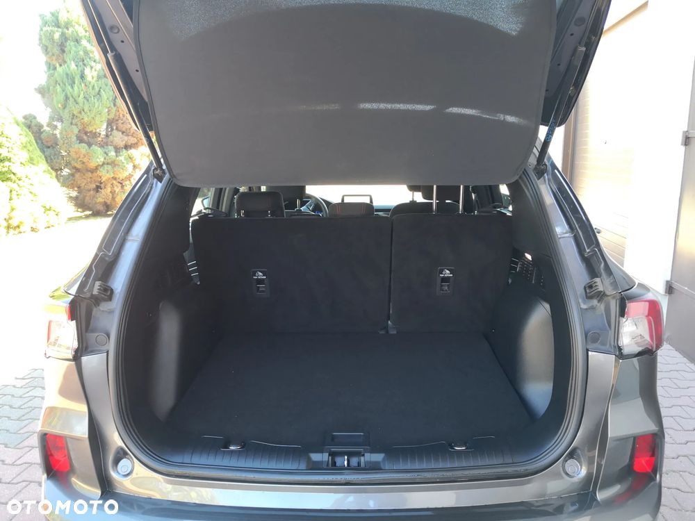Ford Kuga 2.0 TDCi 4x2 ST-Line - 31