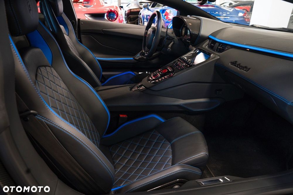 Lamborghini Aventador - 19