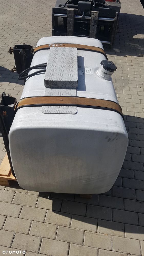ZBIORNIK PALIWA KOMPLETNY 580L. 138X70X70 CM MAN TGX TGS EURO 6 - 4