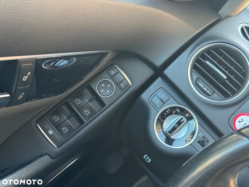 Mercedes-Benz Klasa C 180 CDI DPF (BlueEFFICIENCY) 7G-TRONIC - 27