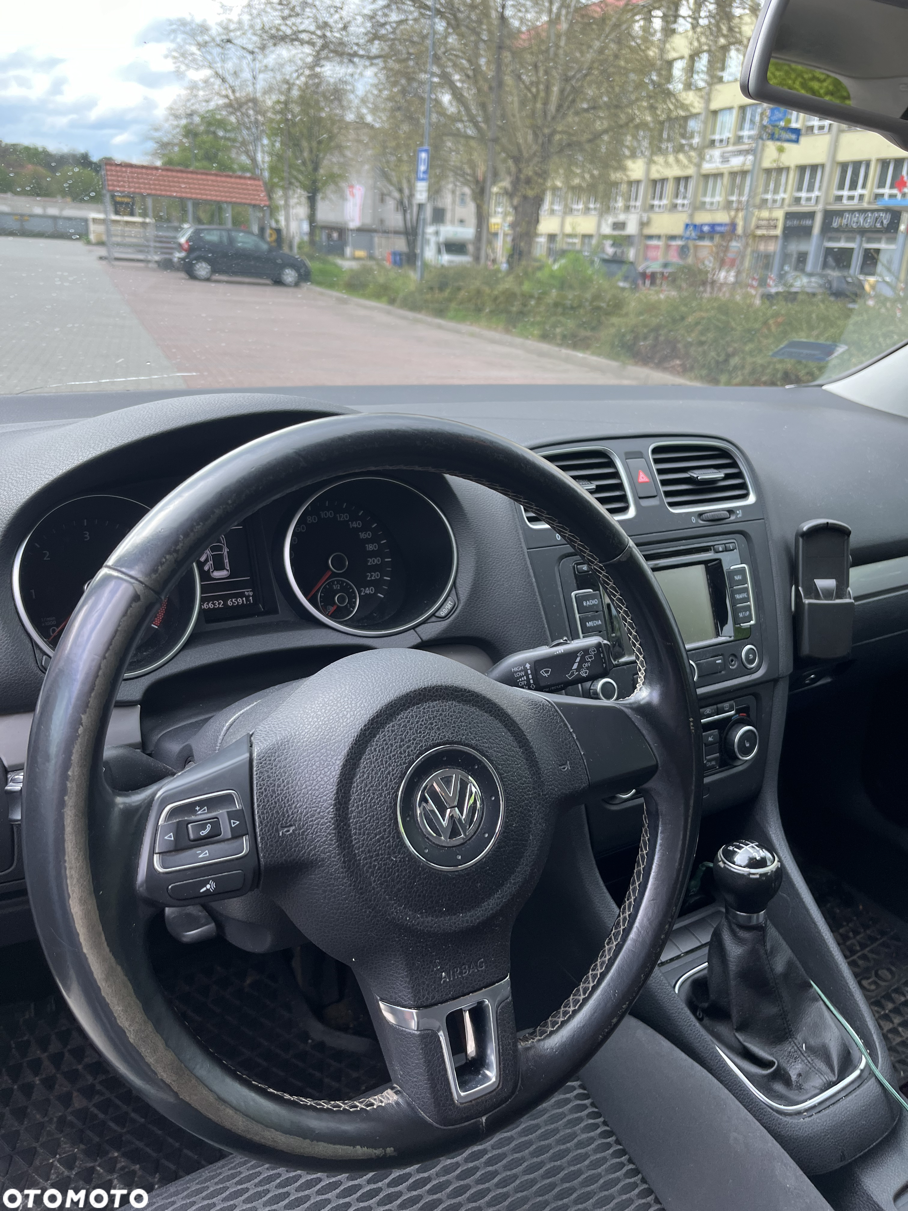 Volkswagen Golf - 22