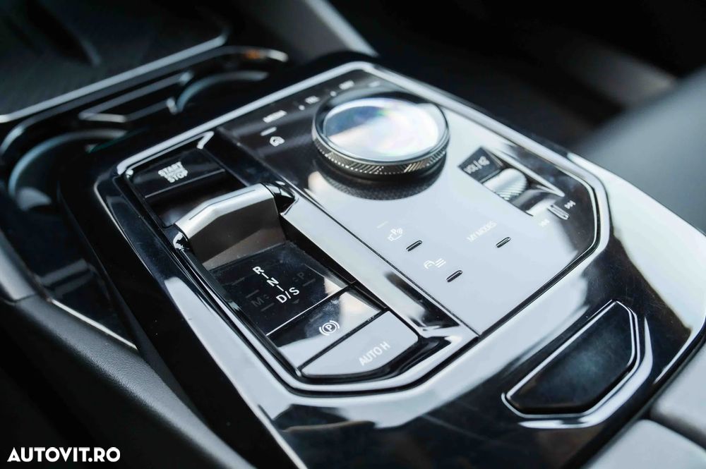 BMW Seria 5 520i AT MHEV - 33