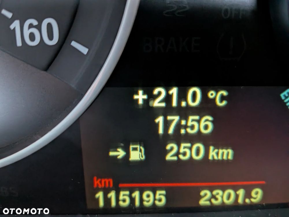 BMW Seria 3 328i Luxury Line - 33
