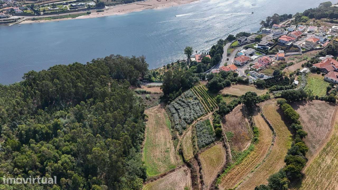 Terreno de 2045 m2 para Moradia Térrea em Frente ao Rio, ao Freixo - Grande imagem: 4/20