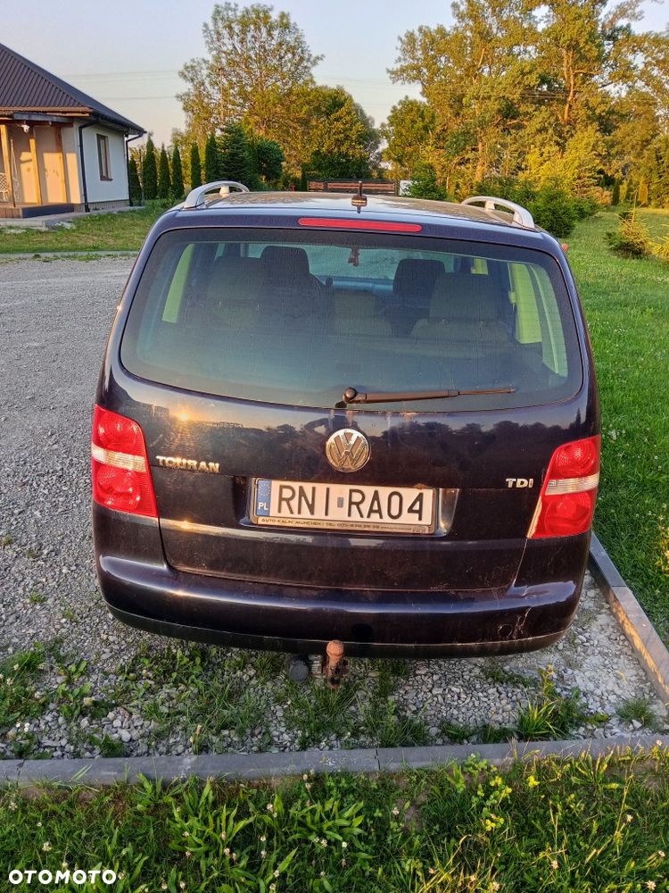 Volkswagen Touran - 6