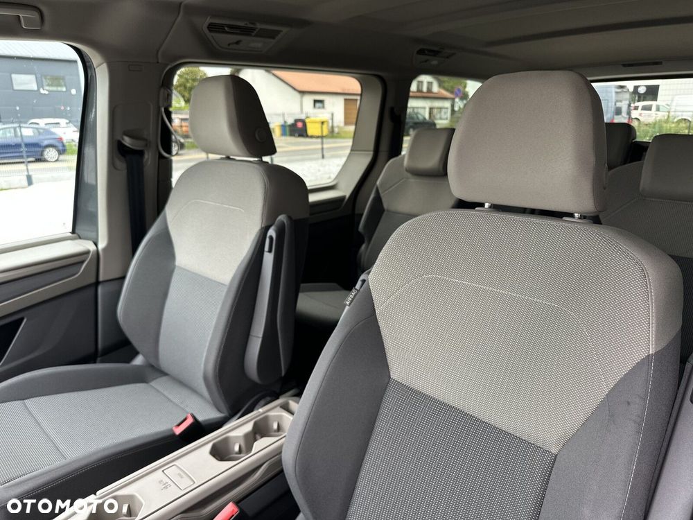 Volkswagen Multivan - 11