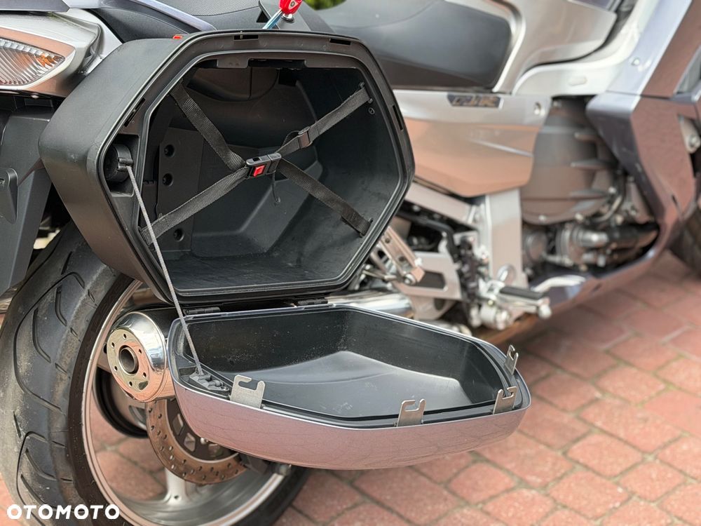 Yamaha FJR - 23