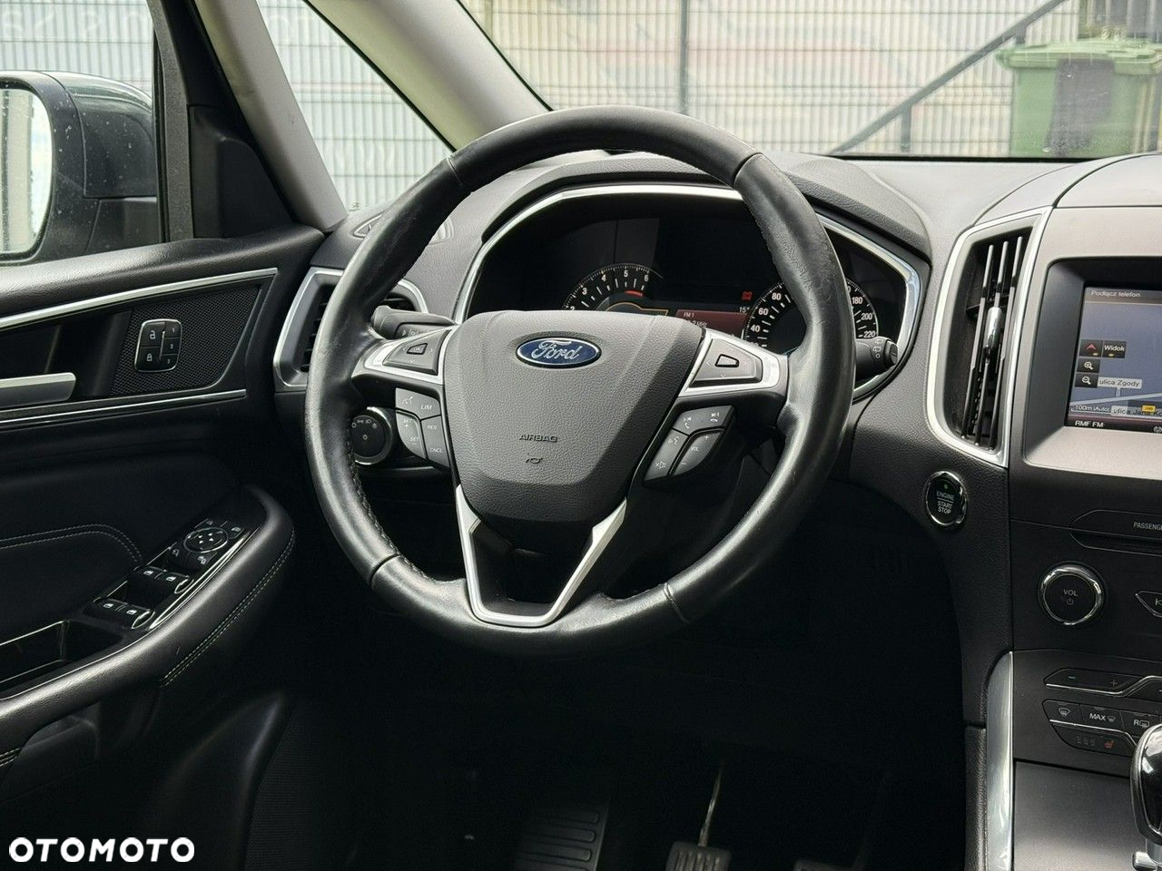 Ford S-Max - 13