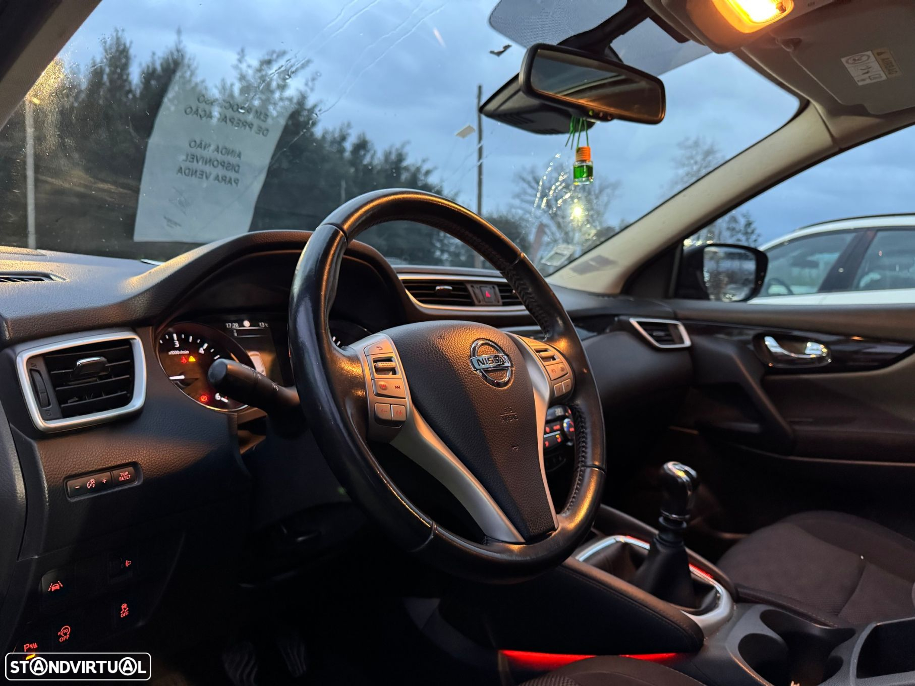 Nissan Qashqai 1.5 dCi N-Connecta 18 - 22