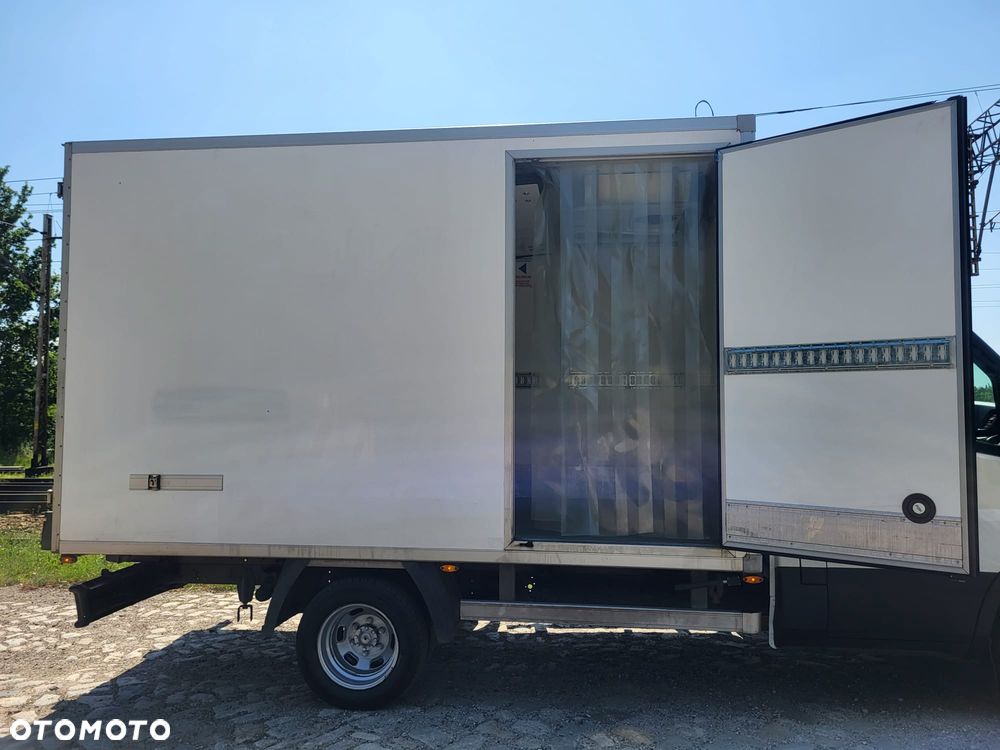 Iveco Daily 2018r E6 2.3 136 KM IZOTERMA CHŁODNIA  Bliźniaki KLIMA MROŹNIA AGREGAT 230V - 12